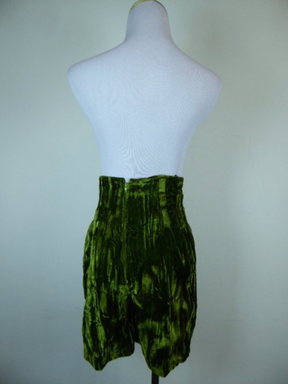 VINTAGE BETSEY JOHNSON Punk green VELVET JACKET SHORT Set ensemble 80s 2 4 - Picture 11 of 11